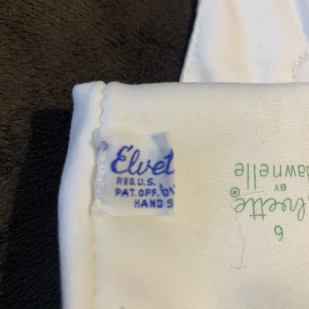 ELVETTE by Dawnelle Vintage white woven cotton mid length gloves GUC size 6